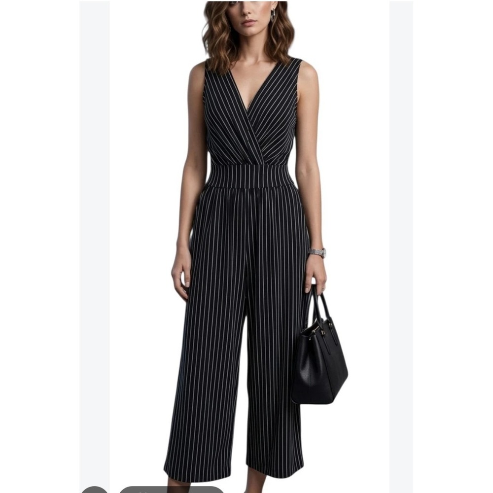 Gilli Women's Medium Black Pinstripe Wide Leg Cropped Jumpsuit